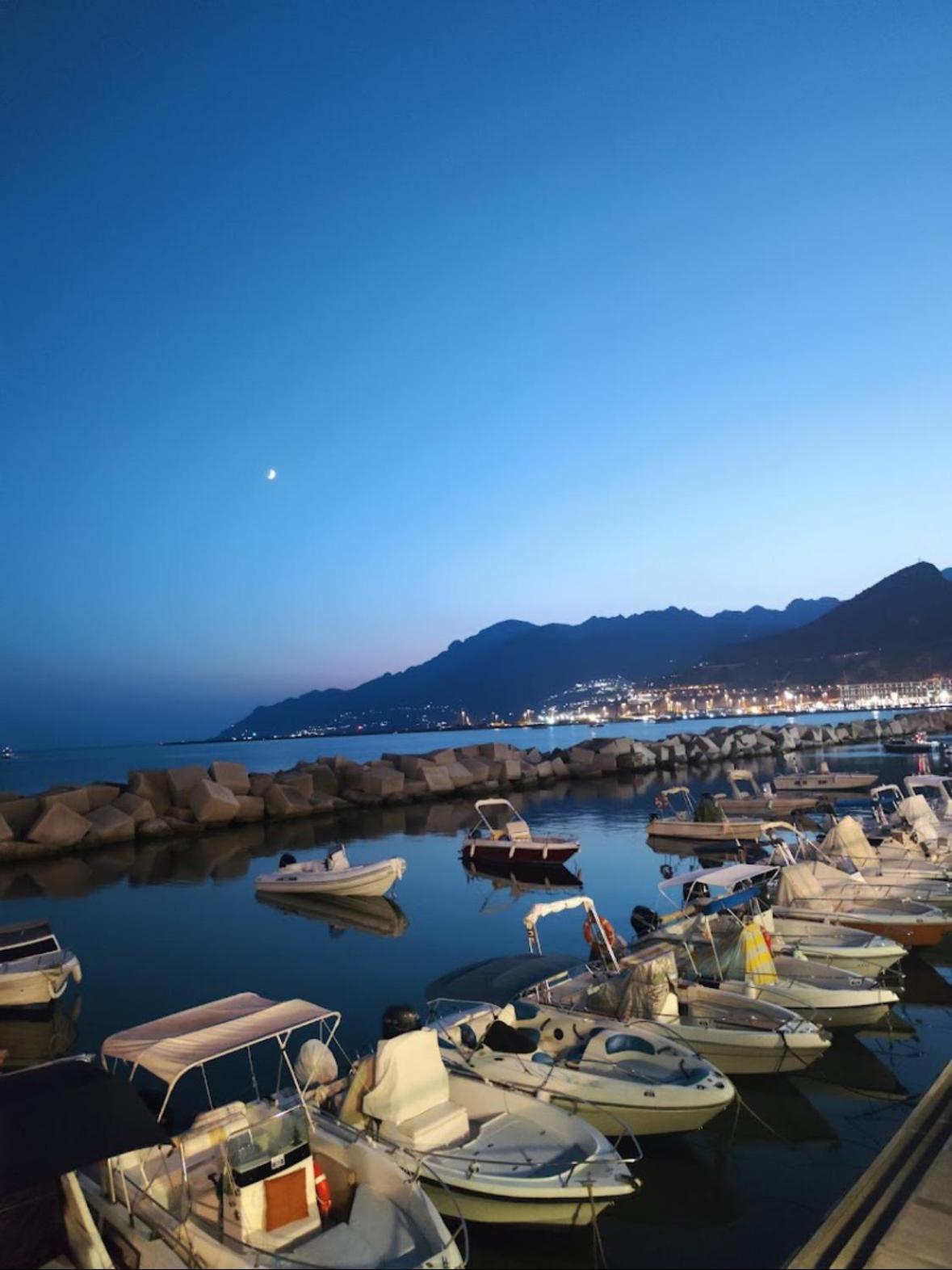 Апартаменты Salerno Mare E Luci Deluxe Экстерьер фото